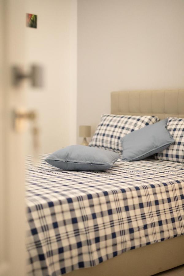 Gloves Rooms Naples Luaran gambar
